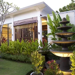 https://muaya-villa.hotelsseminyak.net